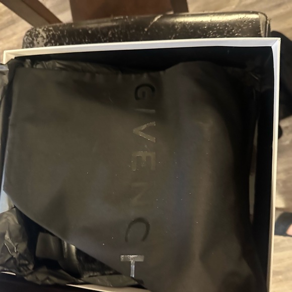 37 authentic brand new in box givenchy fur marshmallow clogs black - $1000 - Picture 4 of 6